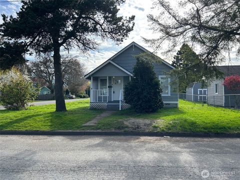 Photo of 1012 7th Street S, Kelso, WA 98626 (MLS # 2505338)