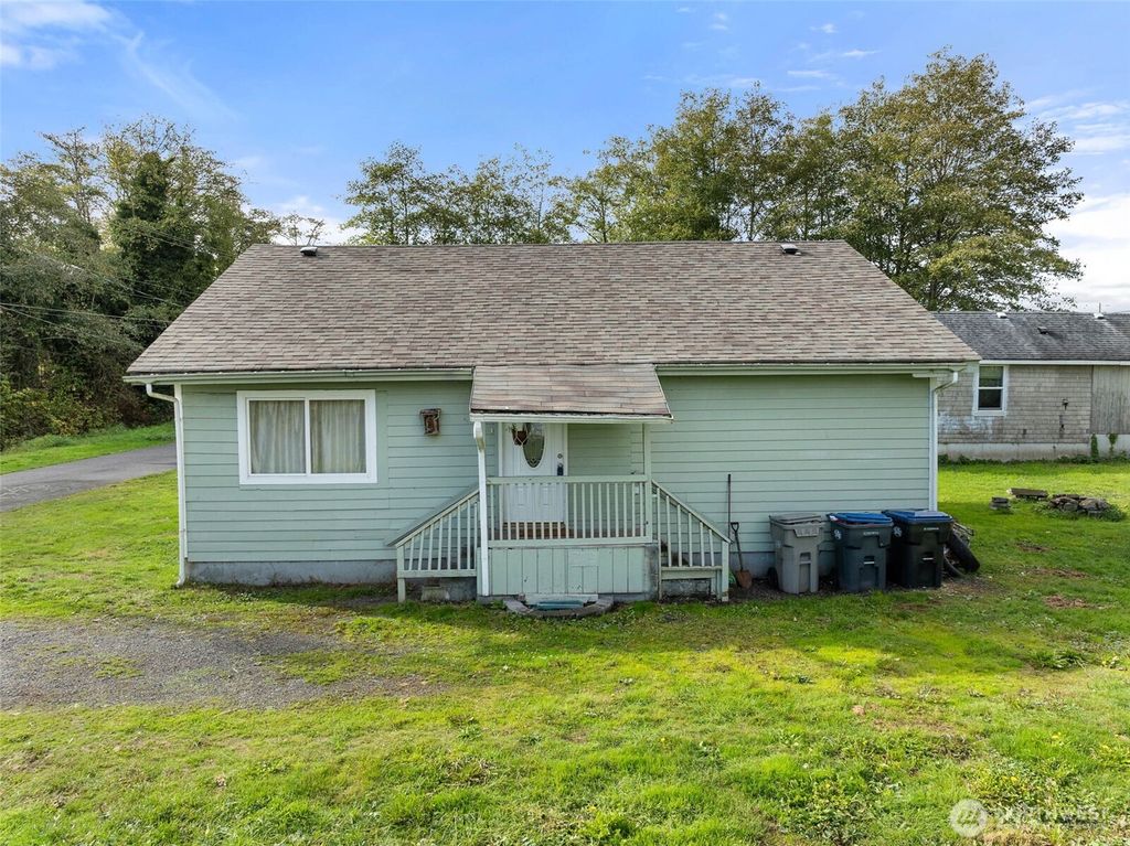 Photo of 1222 W Schley Street, Aberdeen, WA 98520 (MLS # 2448461)