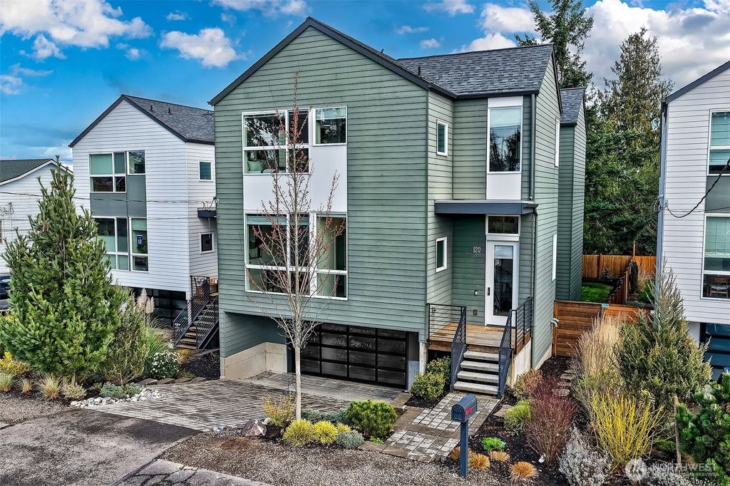 Photo of 9212 11th Avenue NW, Seattle, WA 98117 (MLS # 2492043)