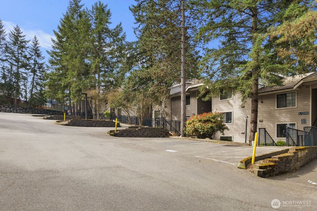 Photo of 12505 NE 116th Street #A-12, Kirkland, WA 98034 (MLS # 2499272)