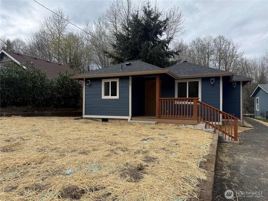 Photo of 3967 Division Avenue W, Bremerton, WA 98312 (MLS # 2503928)