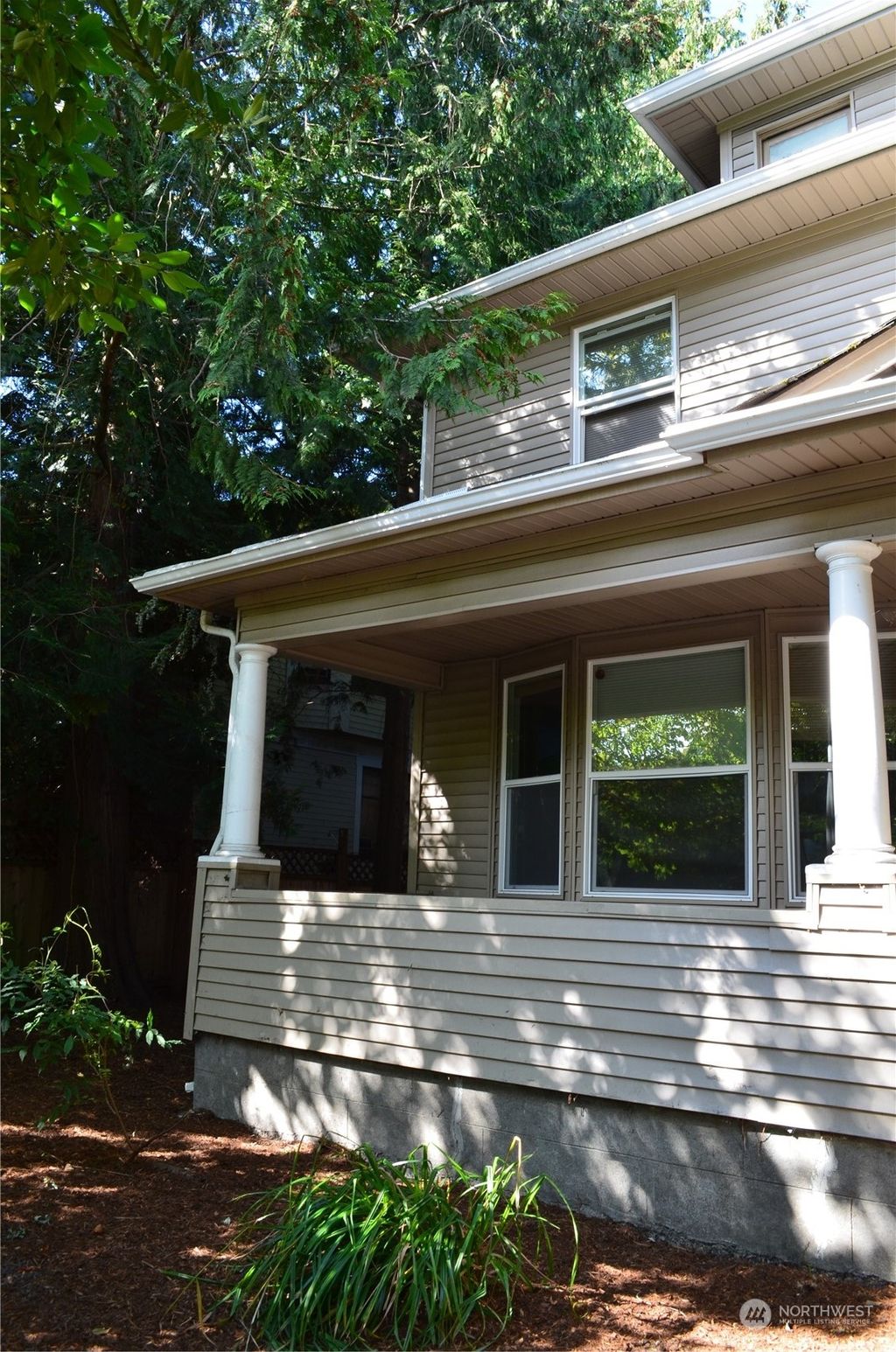 Photo of 5505 16th Avenue NE, Seattle, WA 98105 (MLS # 2152523)