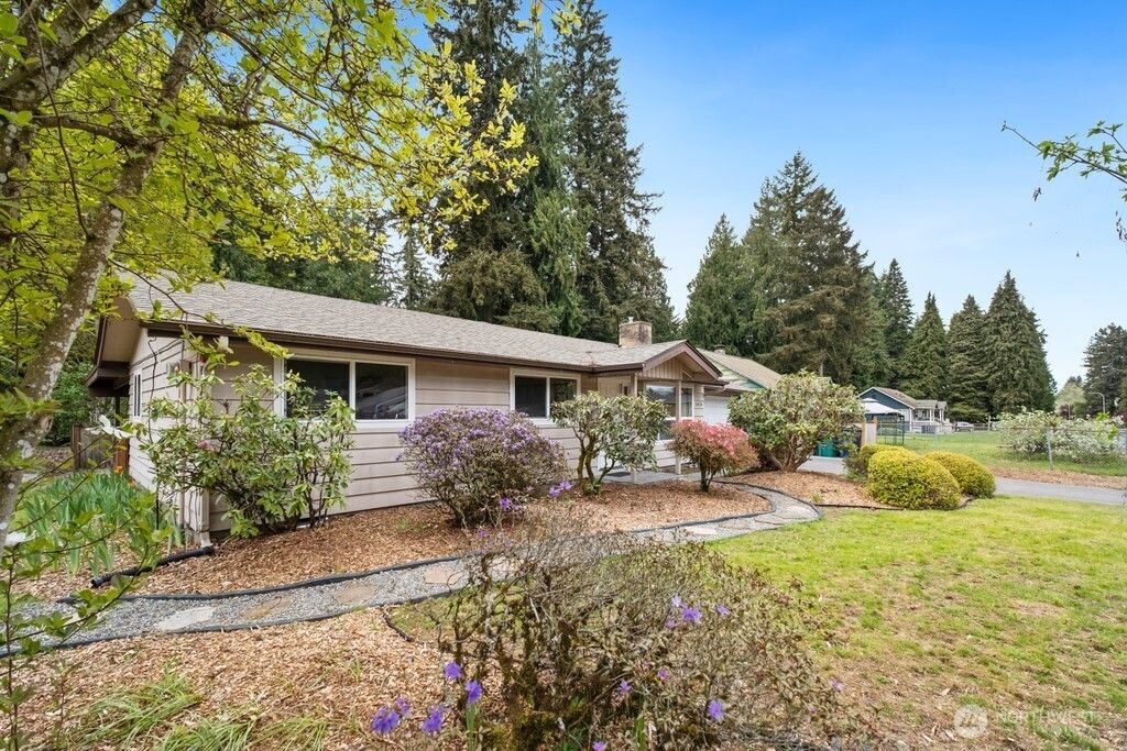 Photo of 1018 29th Street SE, Auburn, WA 98002 (MLS # 2506795)