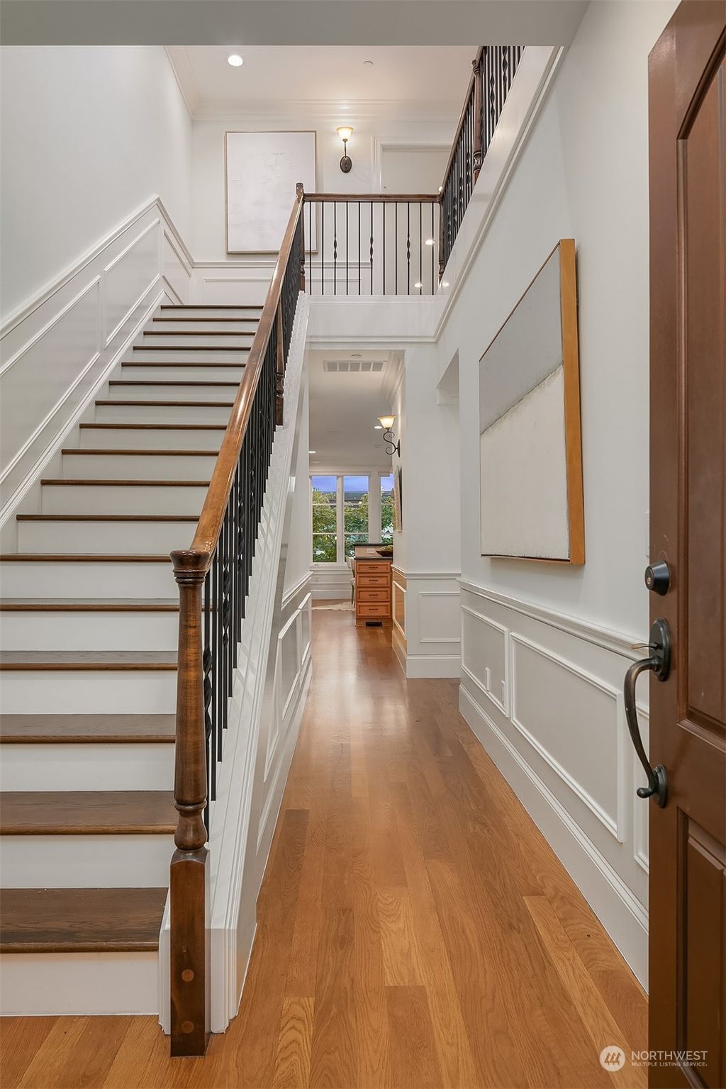 Photo of 701 1st Street S, Kirkland, WA 98033 (MLS # 1996489)
