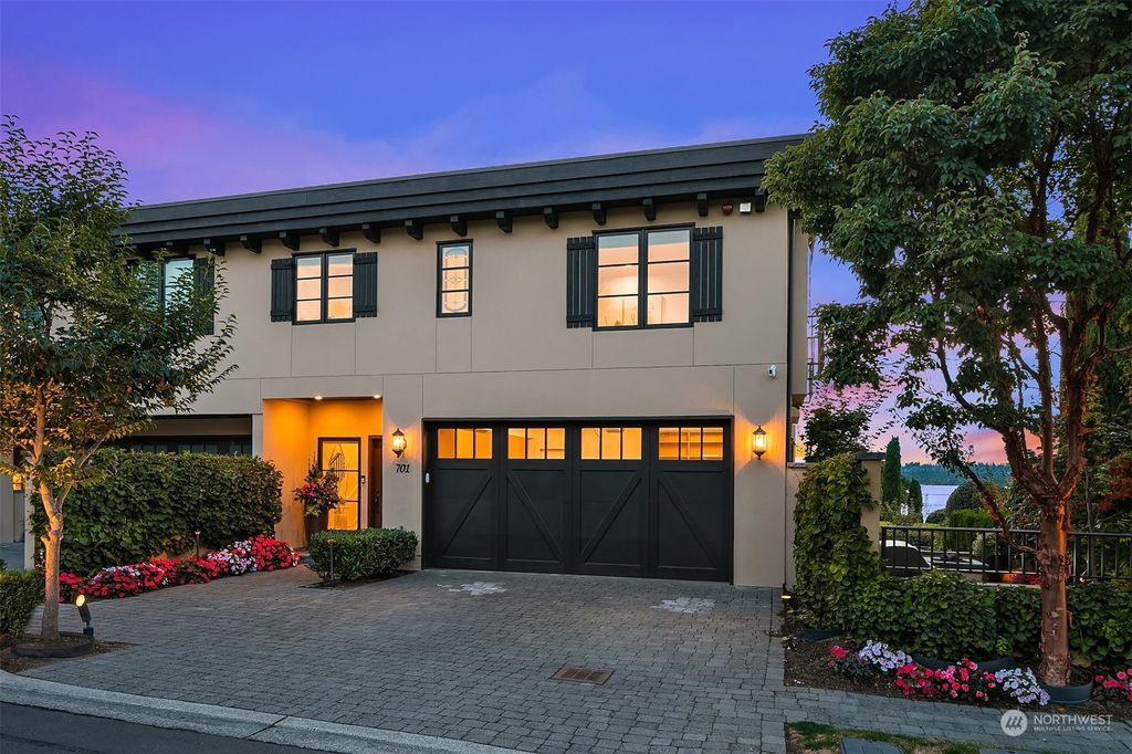 Photo of 701 1st Street S, Kirkland, WA 98033 (MLS # 1996489)