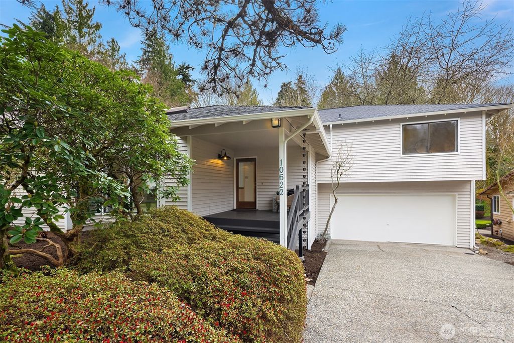 Photo of 10622 184th Avenue NE, Redmond, WA 98052 (MLS # 2501155)