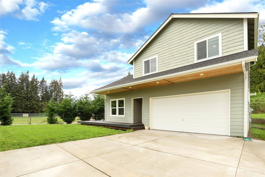 Photo of 1521 Bertha Avenue NW, Bremerton, WA 98312 (MLS # 2517888)