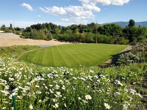 Photo of 844 N Manchester Place, East Wenatchee, WA 98802 (MLS # 2529061)