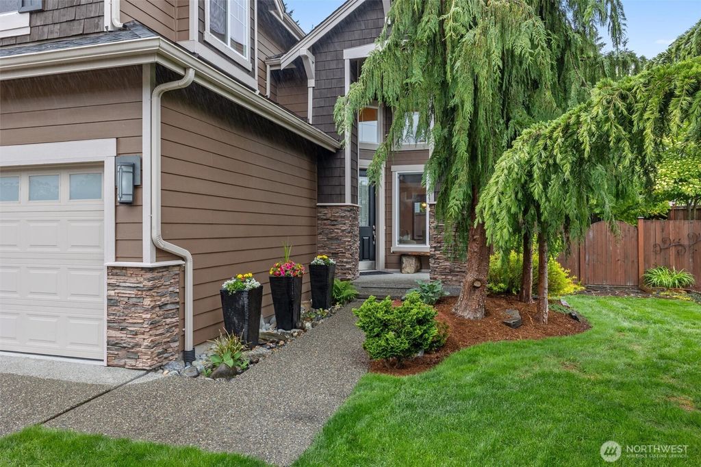 Photo of 3327 170th Place SE, Bothell, WA 98012 (MLS # 2373881)