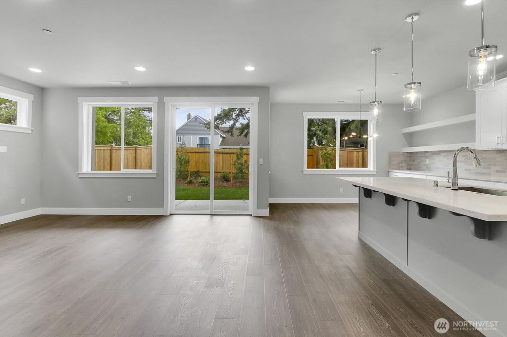 Photo of 14127 15th Avenue W, Lynnwood, WA 98087 (MLS # 2378707)