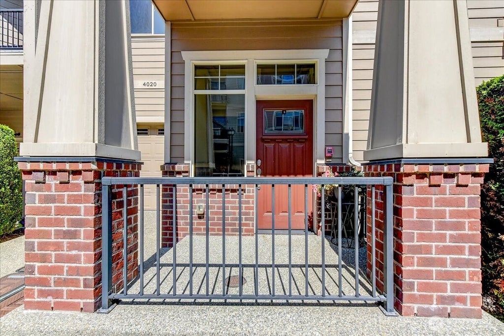 Photo of 4020 NE 3rd Place #B, Renton, WA 98056 (MLS # 2522911)