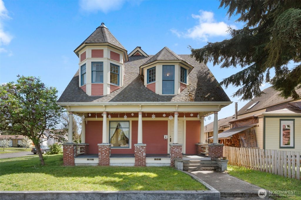 Photo of 726 E Street, Centralia, WA 98531 (MLS # 2512130)