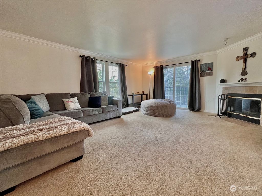 Photo of 28302 18th Avenue S #PH, Federal Way, WA 98003 (MLS # 2239981)