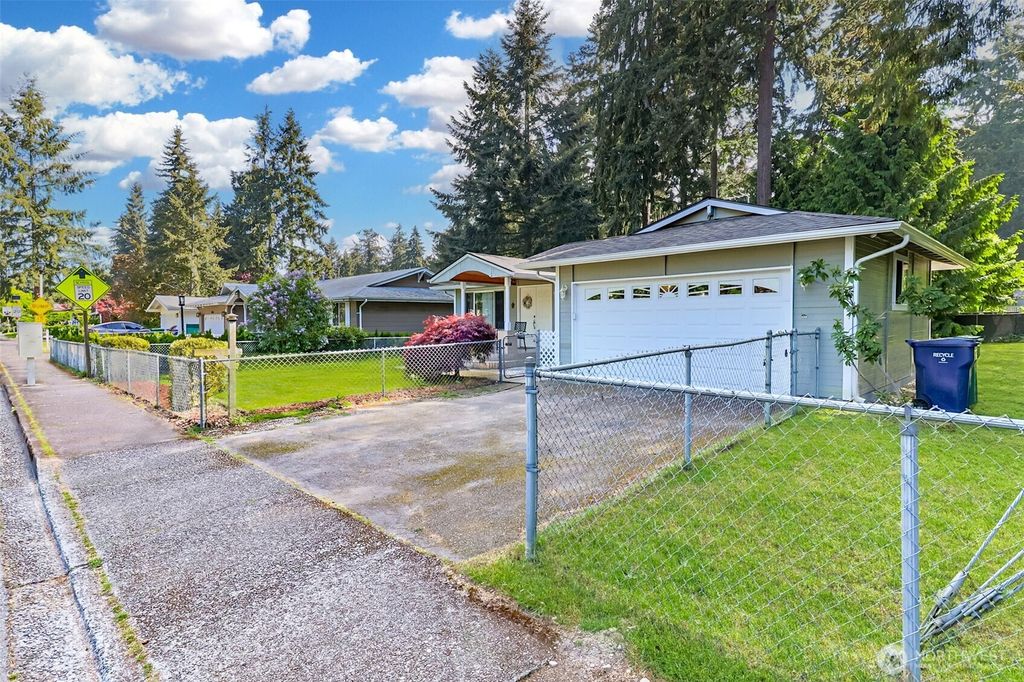 Photo of 33818 35th Avenue SW, Federal Way, WA 98023 (MLS # 2520577)