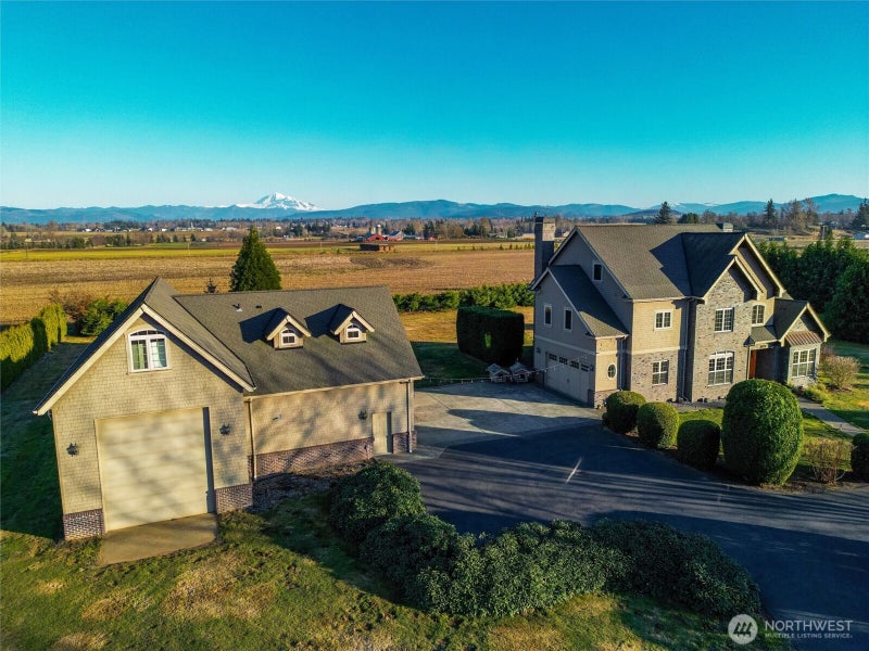 794 W Smith Road
