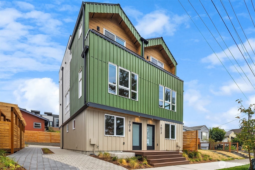 Photo of 7018 8th Avenue NE, Seattle, WA 98115 (MLS # 2583150)