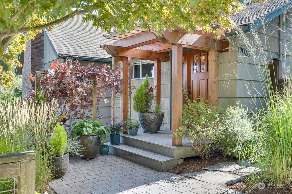Photo of 19026 12th Avenue NE, Shoreline, WA 98155 (MLS # 1996654)