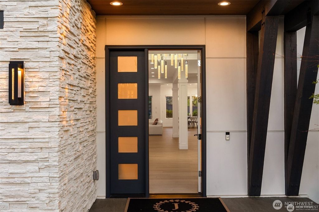 Photo of 9215 NE 32nd Street, Clyde Hill, WA 98004 (MLS # 2507598)