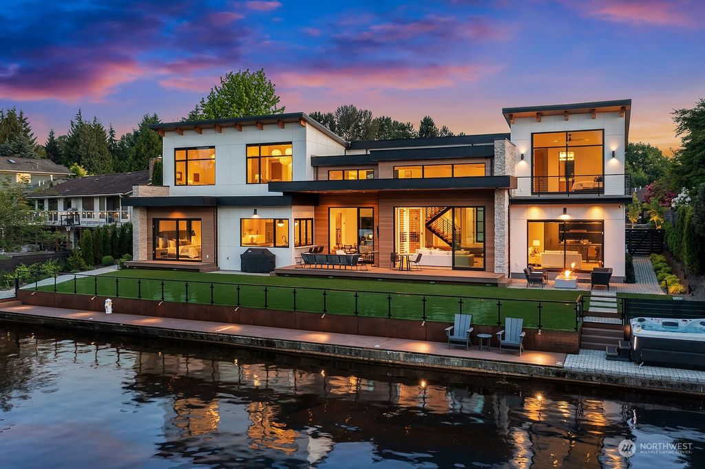 Photo of 5 Crescent Key Ky, Bellevue, WA 98006 (MLS # 2070653)
