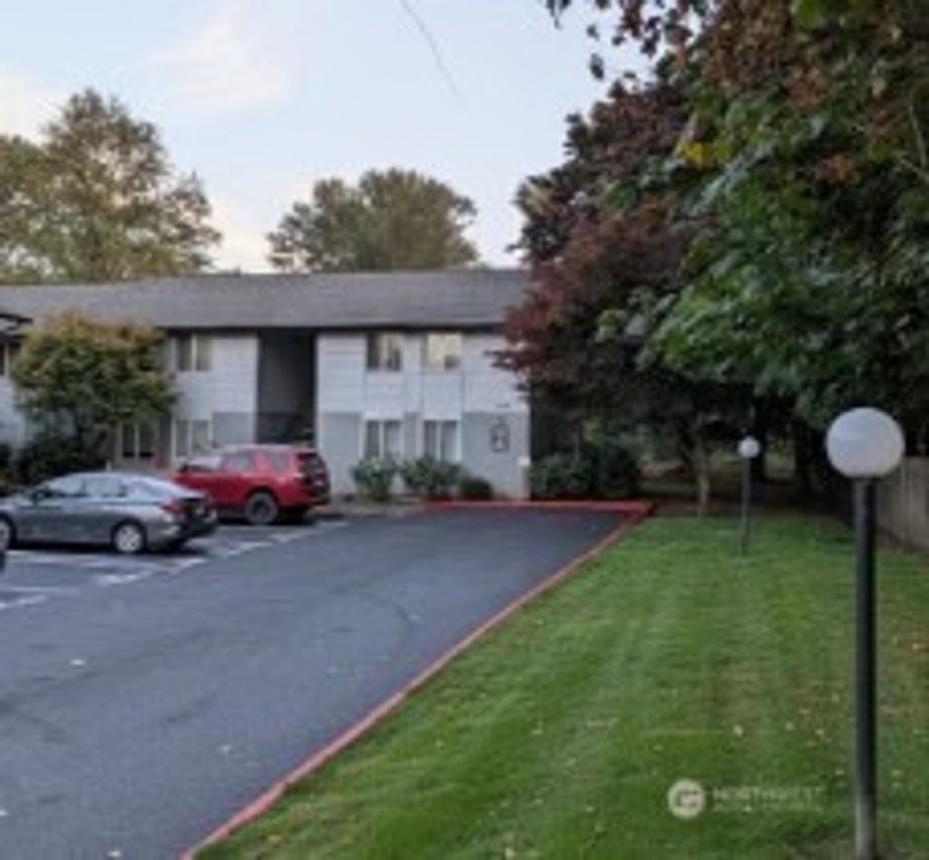 Photo of 1840 Central Place S #H75, Kent, WA 98030 (MLS # 2442255)