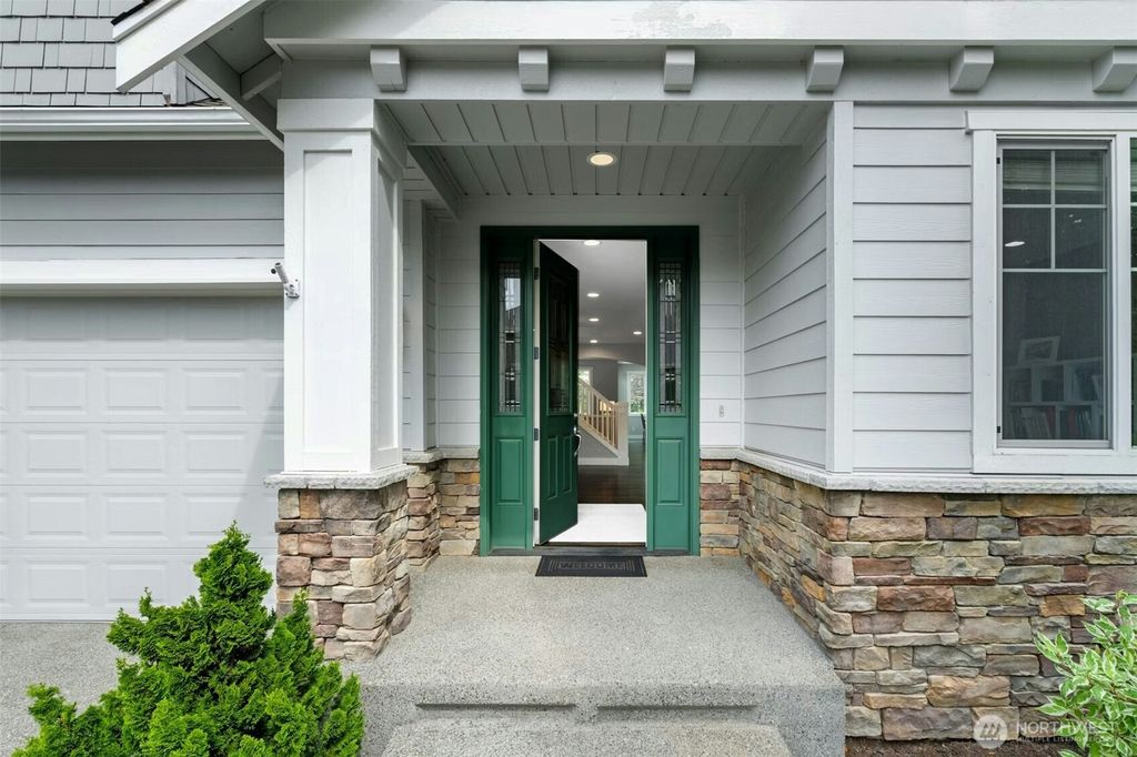 Photo of 27006 SE 13th Street, Sammamish, WA 98075 (MLS # 2428029)