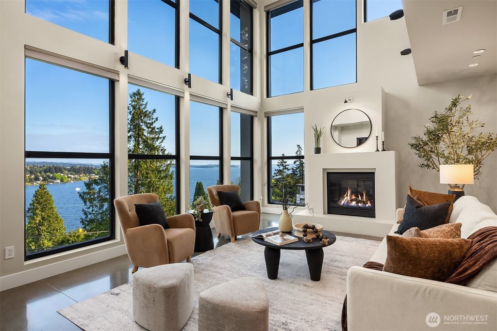 Photo of 8902 NE 117th Place, Kirkland, WA 98034 (MLS # 2521666)