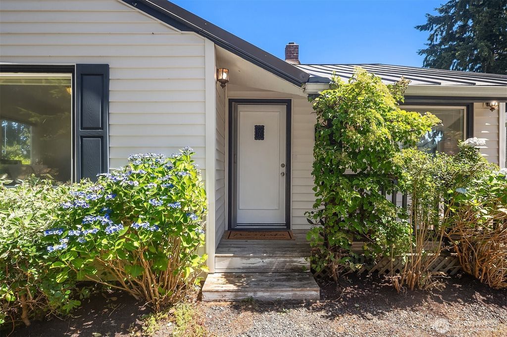 Photo of 5303 College Avenue, Everett, WA 98203 (MLS # 2554299)