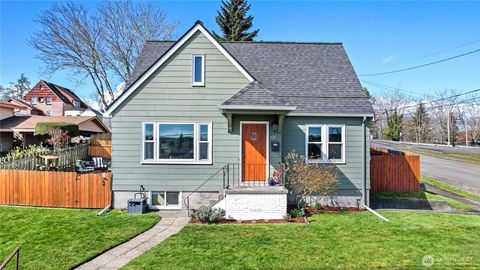 Photo of 1121 Chester Avenue, Bremerton, WA 98337 (MLS # 2497818)