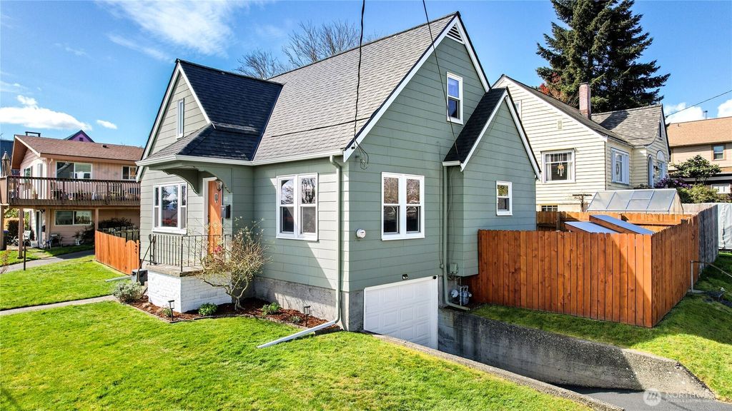 Photo of 1121 Chester Avenue, Bremerton, WA 98337 (MLS # 2497818)