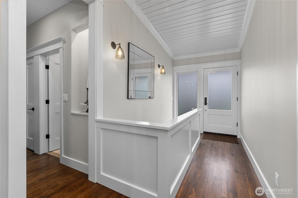 Photo of 3227 103rd Place NE, Bellevue, WA 98004 (MLS # 2518154)