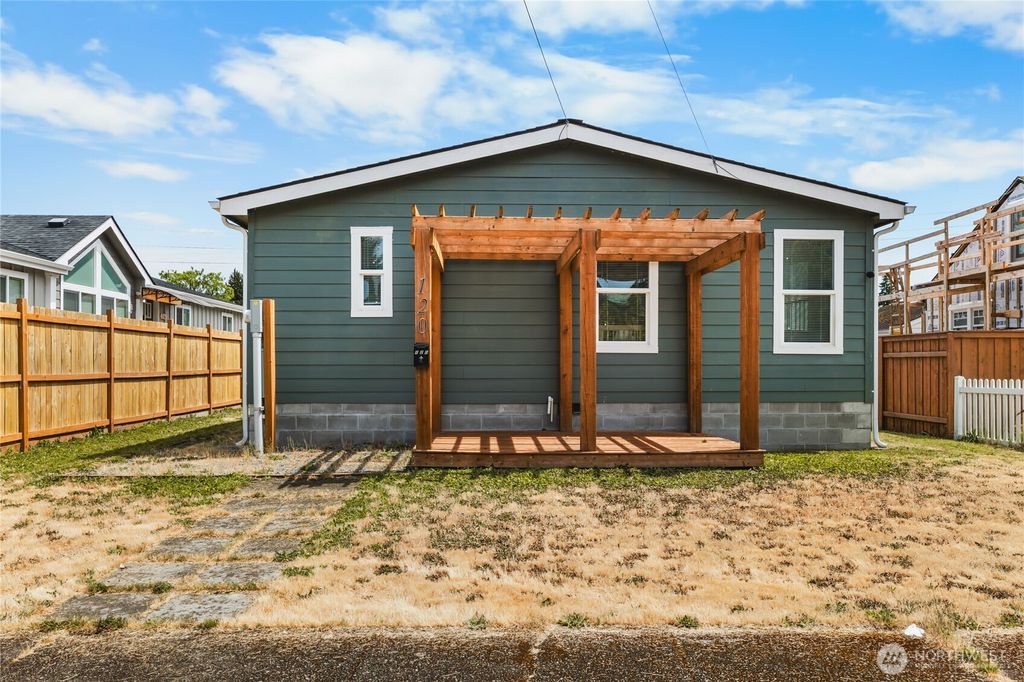 Photo of 120 L Street SE, Auburn, WA 98002 (MLS # 2429398)