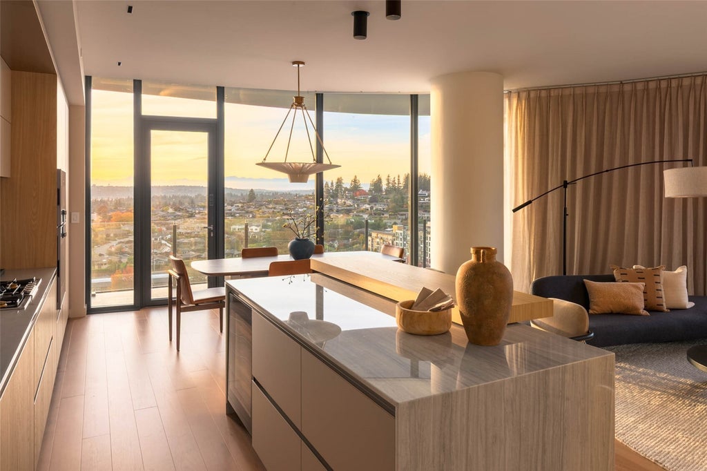 Photo of 838 Avenue Square NE #1403, Bellevue, WA 98004 (MLS # 2599354)
