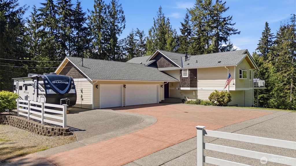 Photo of 19310 95th Avenue NE, Arlington, WA 98223 (MLS # 2526738)