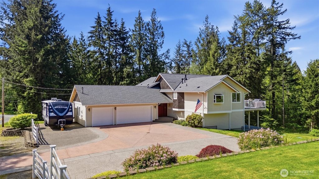 Photo of 19310 95th Avenue NE, Arlington, WA 98223 (MLS # 2526738)