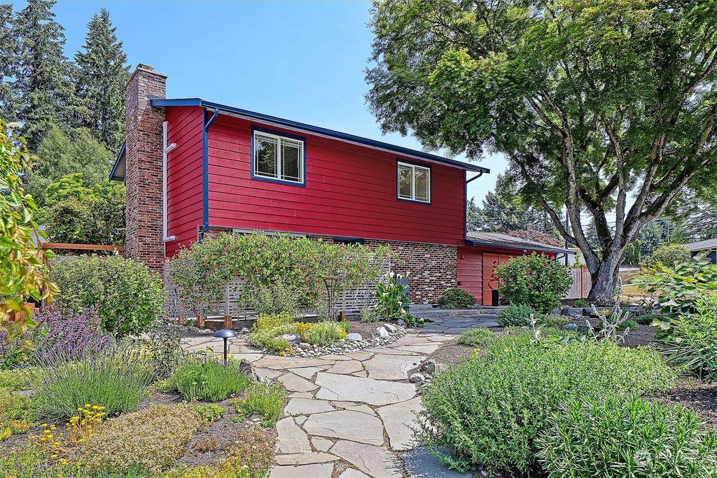 Photo of 14504 73rd Avenue NE, Kenmore, WA 98028 (MLS # 2125497)