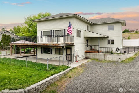Photo of 1605 S 80th Avenue, Yakima, WA 98902 (MLS # 2527094)