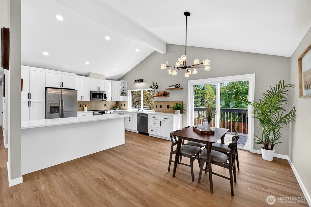 Photo of 2625 SW 337th Street, Federal Way, WA 98023 (MLS # 2517045)