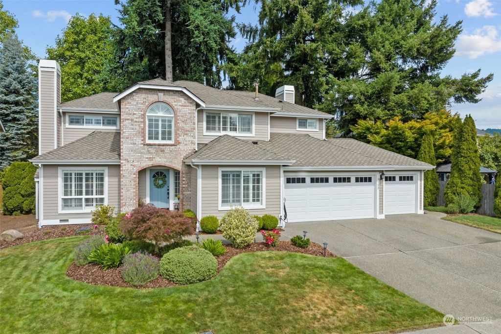 Photo of 5122 NE 17th Street, Renton, WA 98059 (MLS # 2154234)