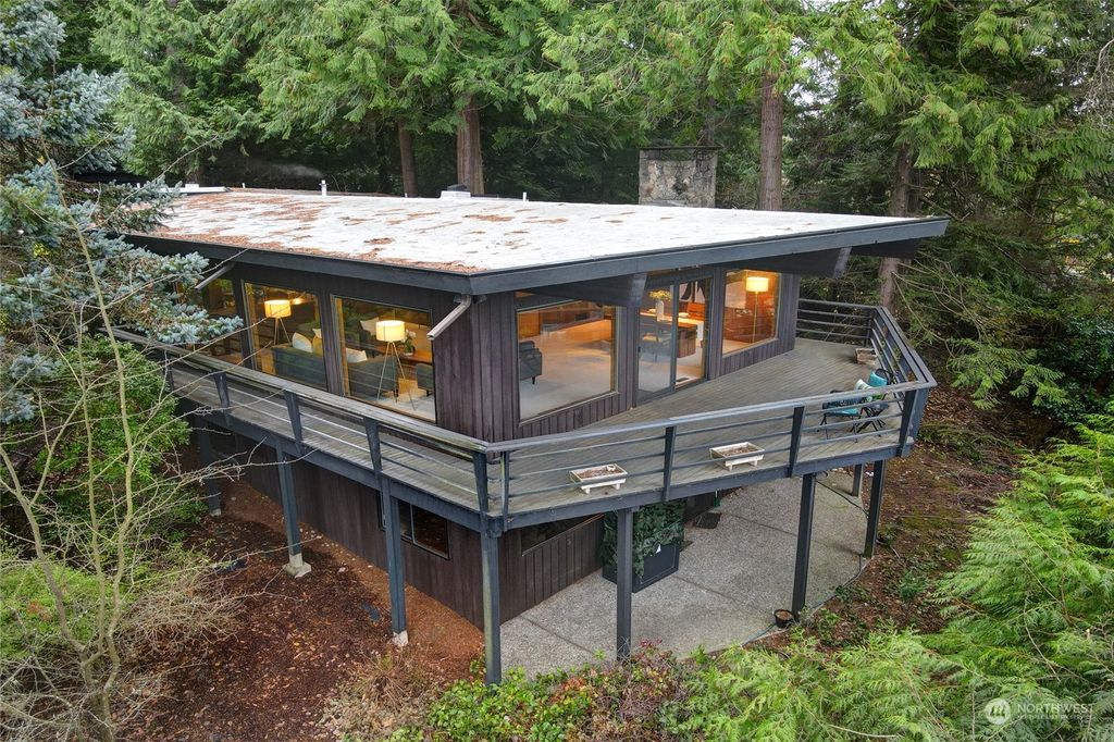 Photo of 1007 NW 190th Street, Shoreline, WA 98177 (MLS # 2020790)