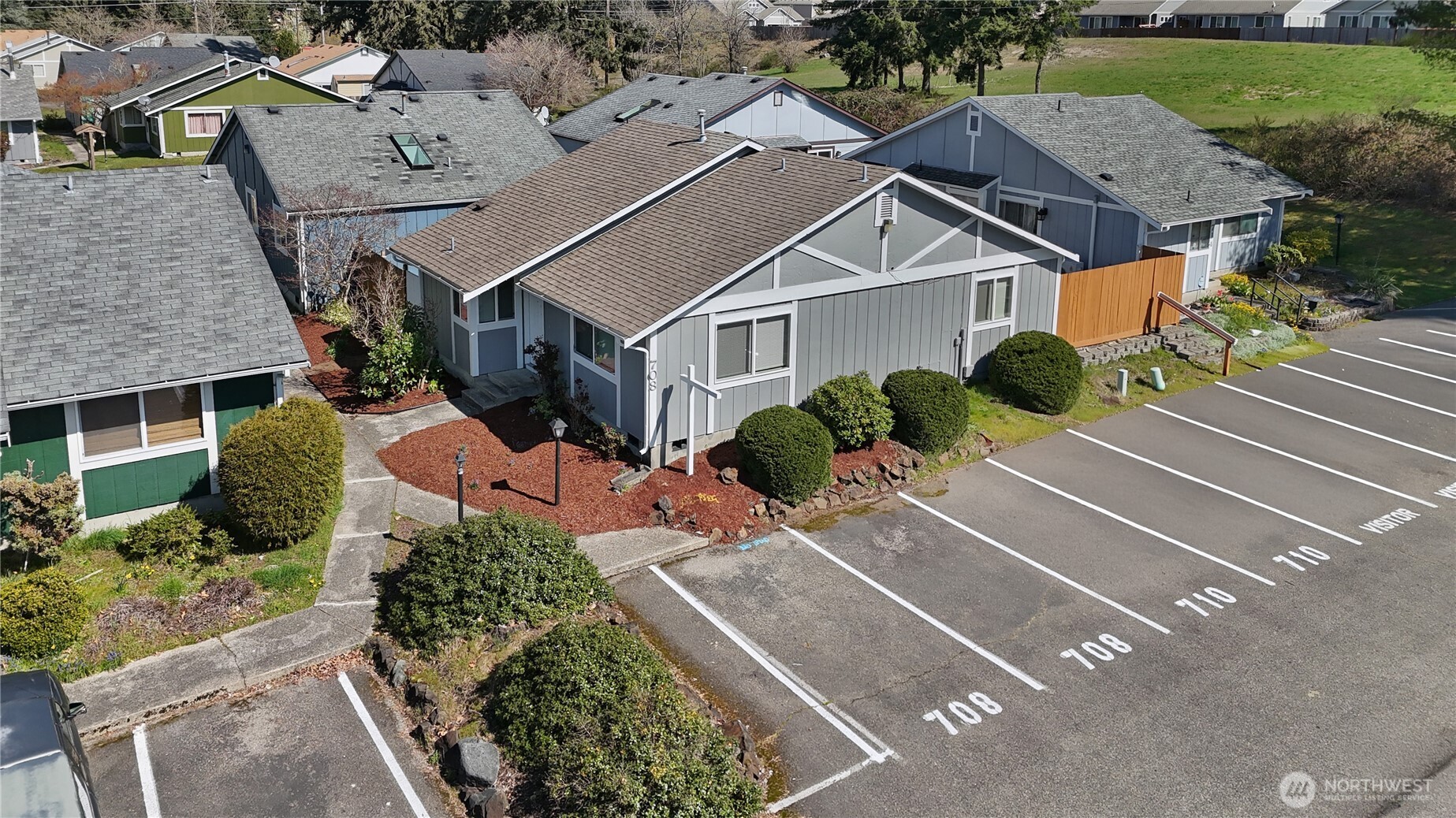 708 Salzburg Lane SE