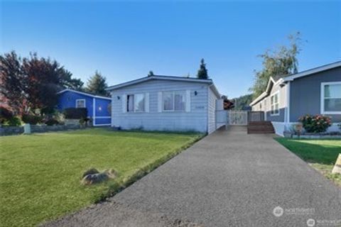 Photo of 15809 56th Street E #25, Sumner, WA 98390 (MLS # 2456483)