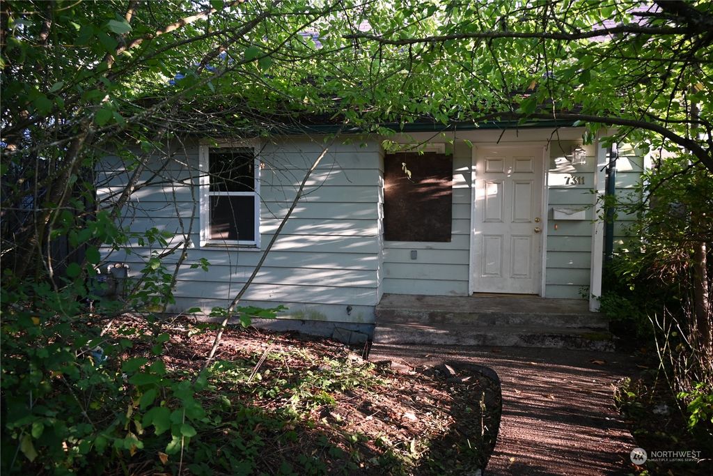 Photo of 7311 S 115th Street, Seattle, WA 98178 (MLS # 2153549)