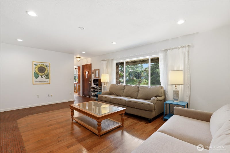 305 S 35th Street