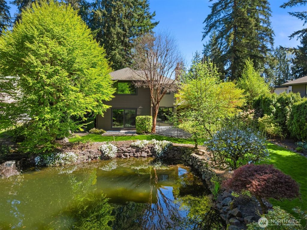 Photo of 11516 NE 103rd Place, Kirkland, WA 98033 (MLS # 2376552)