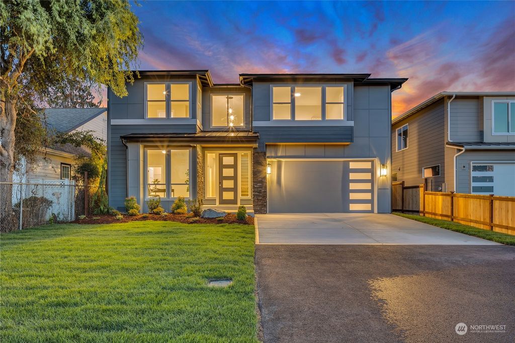 Photo of 413 Rockefeller Avenue, Everett, WA 98201 (MLS # 2042649)