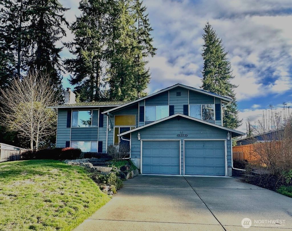 Photo of 17101 39th Place W, Lynnwood, WA 98037 (MLS # 2489101)