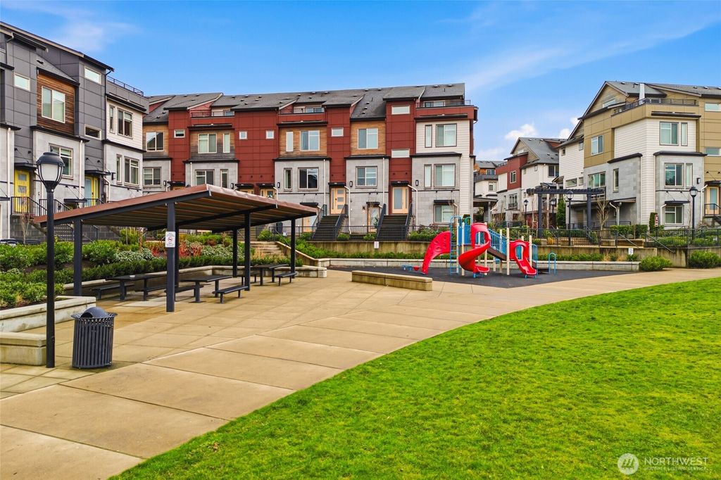 Photo of 921 Westridge Way NE #407, Issaquah, WA 98029 (MLS # 2475814)