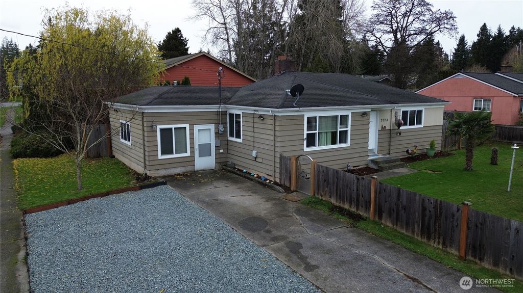 Photo of 2024 E Fir Street, Mount Vernon, WA 98273 (MLS # 2460727)