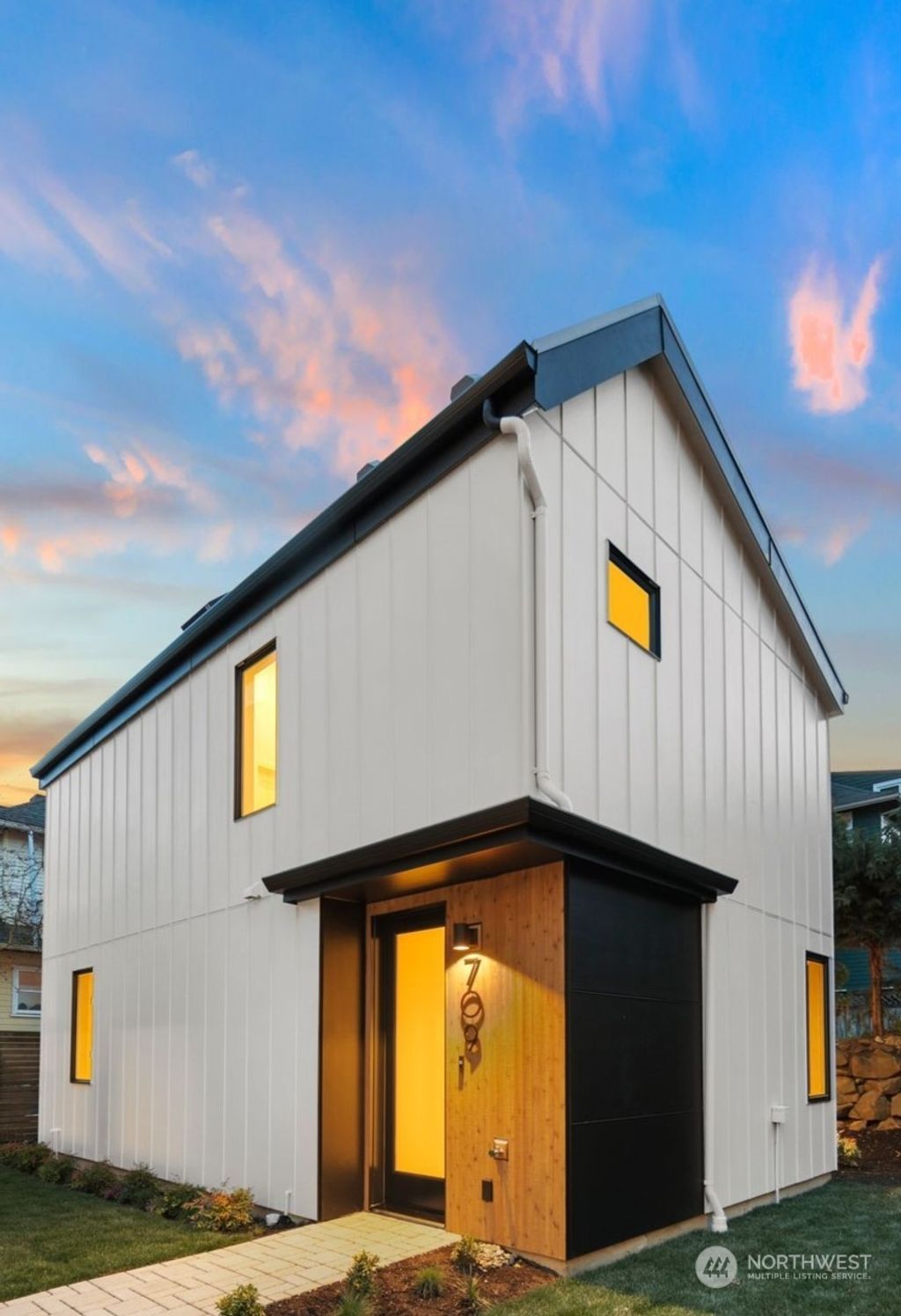 Photo of 709 34th Avenue, Seattle, WA 98122 (MLS # 2209852)