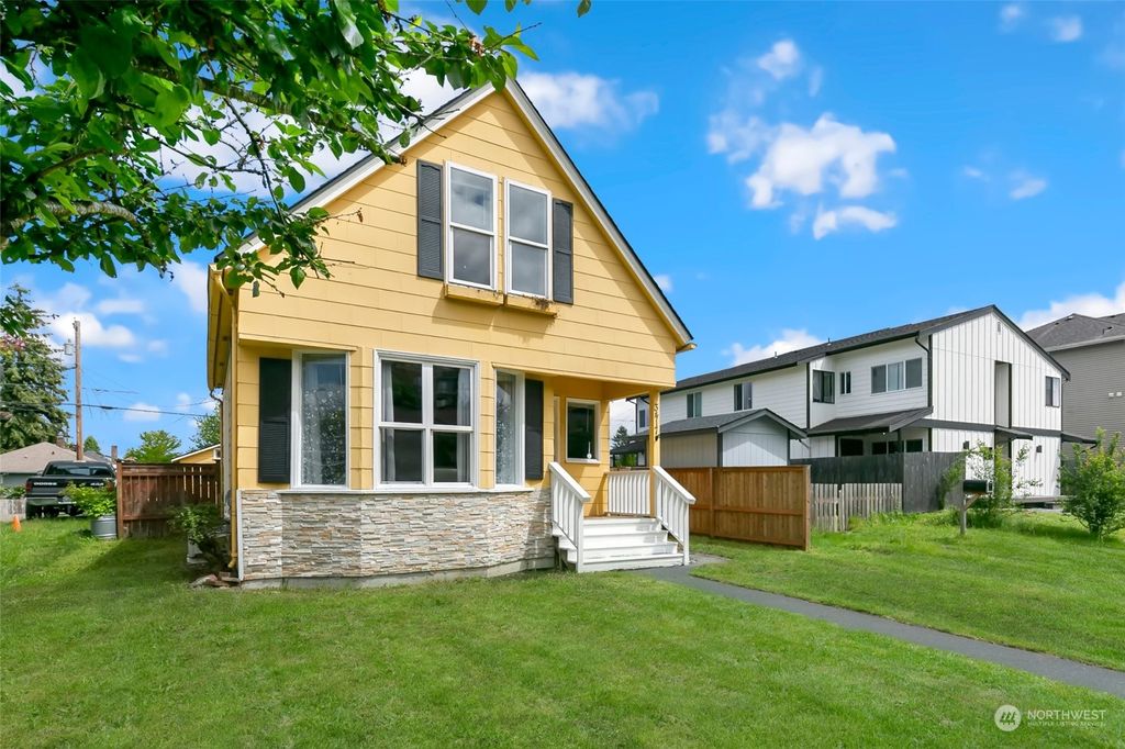 Photo of 3417 Wetmore Avenue, Everett, WA 98201 (MLS # 2244890)